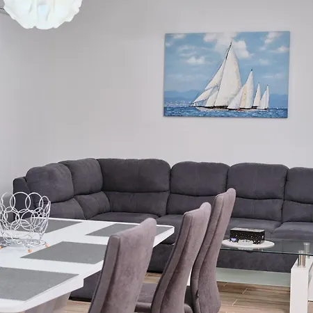 Radun Dom wakacyjny Kaštel Stari
